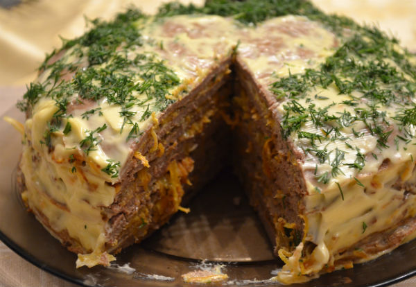 Печёночный торт в мультиварке: рецепт с фото