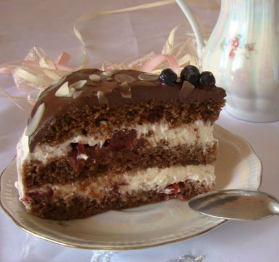 Шоколадно-вишневый торт в мультиварке: рецепт с фото