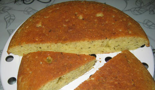 Закусочный пирог с твёрдым сыром в мультиварке