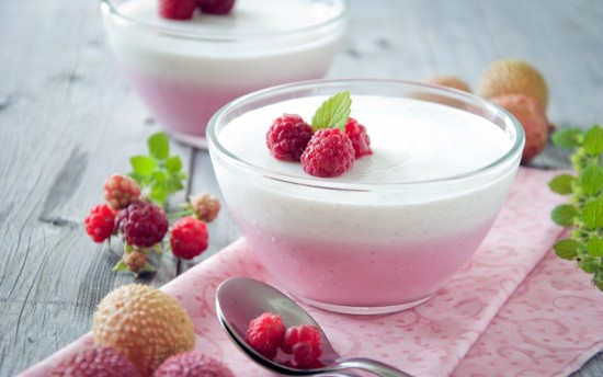 Ягодно-фруктовый йогурт в мультиварке: рецепт с фото