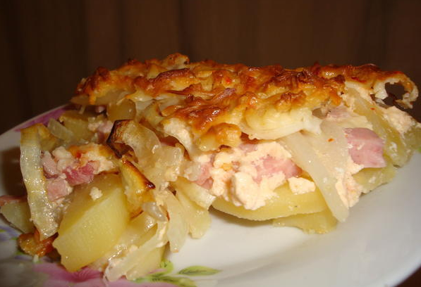 Картофельная запеканка с сосисками и сыром в мультиварке: рецепт с фото