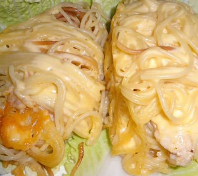 Куриное филе в шубе из спагетти в мультиварке: рецепт с фото